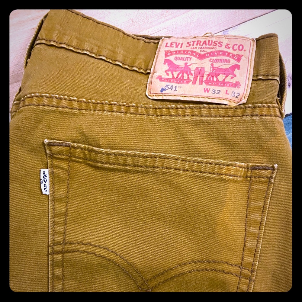 Levi stress jeans